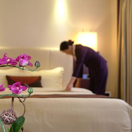 Guangdong Hotel-Free Shuttle & Registration Counter Service During Canton Fair Экстерьер фото