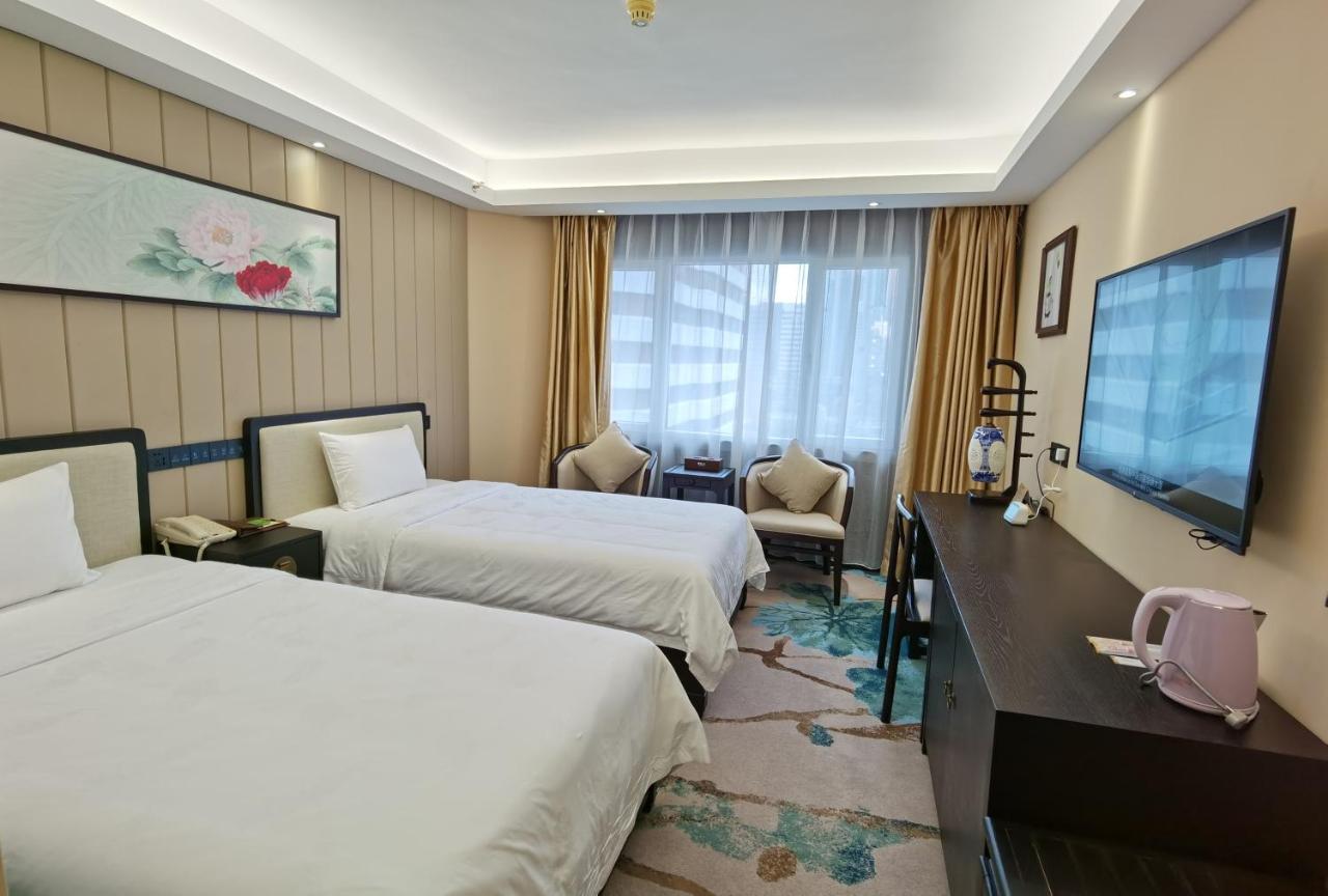 Guangdong Hotel-Free Shuttle & Registration Counter Service During Canton Fair Экстерьер фото