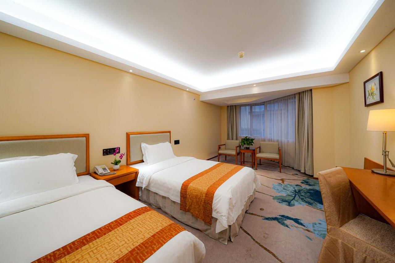 Guangdong Hotel-Free Shuttle & Registration Counter Service During Canton Fair Экстерьер фото