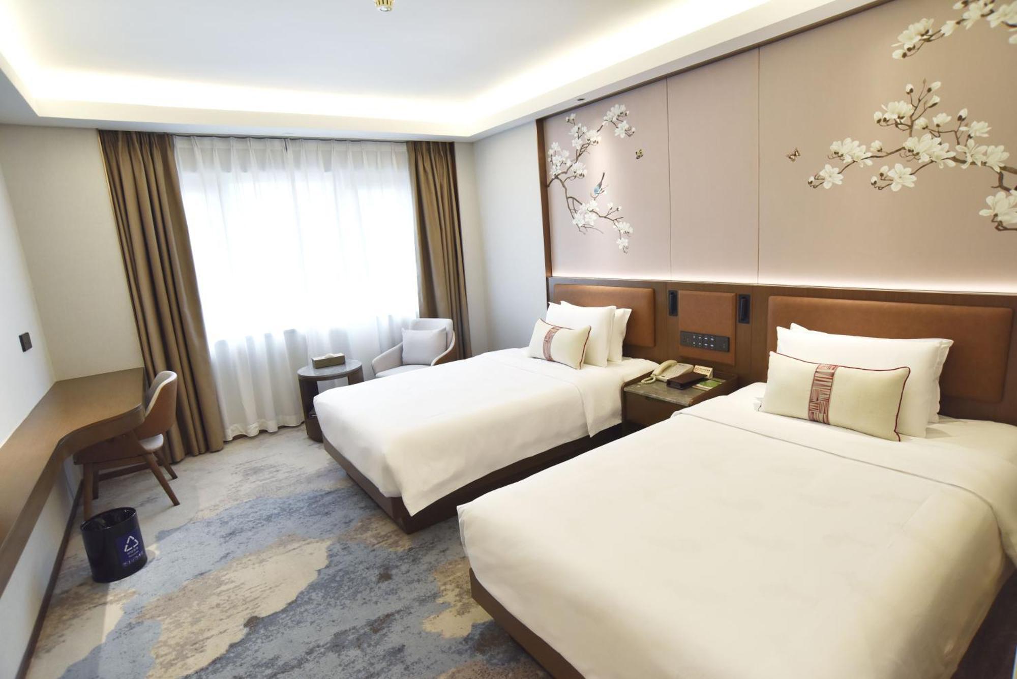 Guangdong Hotel-Free Shuttle & Registration Counter Service During Canton Fair Экстерьер фото