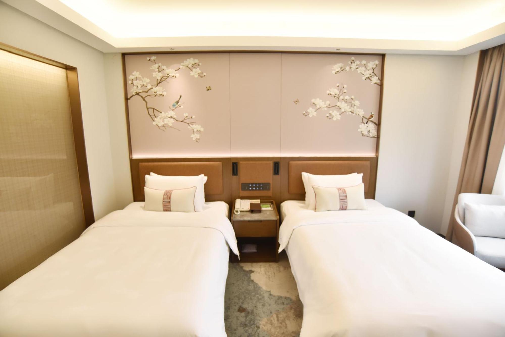 Guangdong Hotel-Free Shuttle & Registration Counter Service During Canton Fair Экстерьер фото