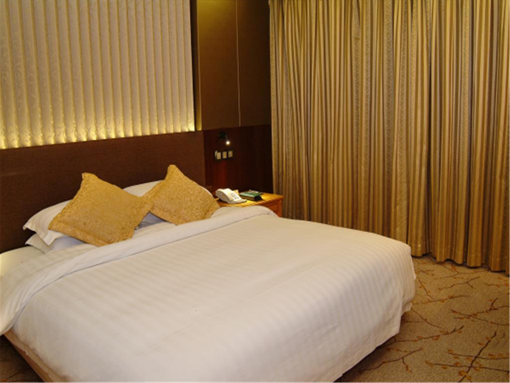 Guangdong Hotel-Free Shuttle & Registration Counter Service During Canton Fair Экстерьер фото